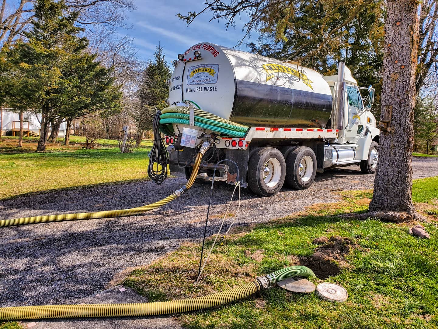 septic tank pumping 2